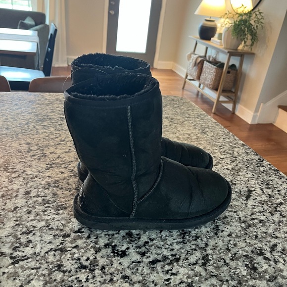 Size 7 Black UGG Boots - Picture 2 of 5